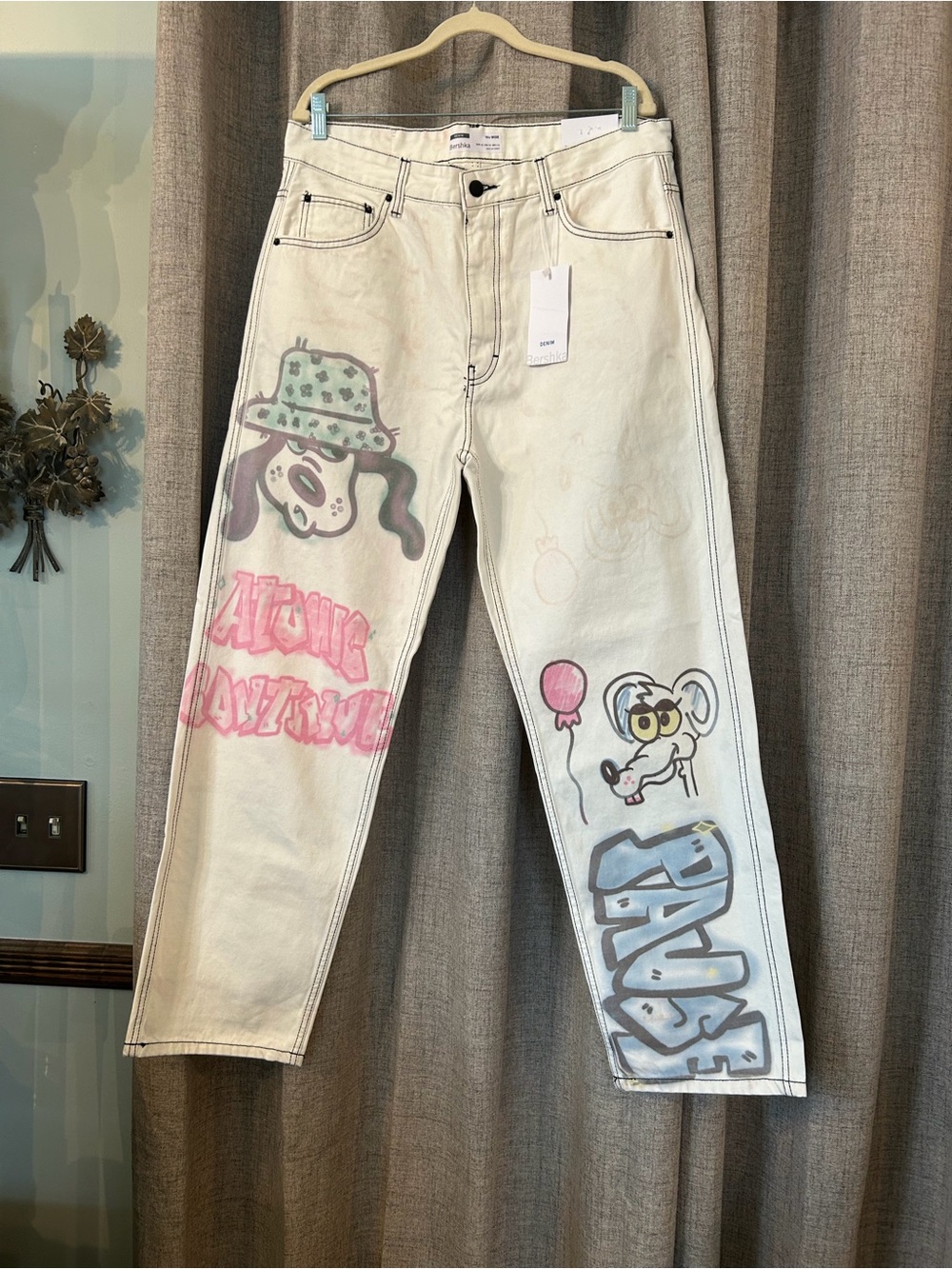 NWT Bershka 90s Wide Leg Graffiti Graphic Jeans Cream Ecru Size
46 / US 14 - Picture 3 of 12